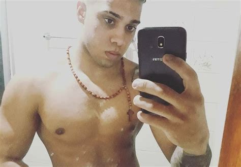 video íntimo de gabriel monteiro|Adolescente filmada em vídeo íntimo com Gabriel。